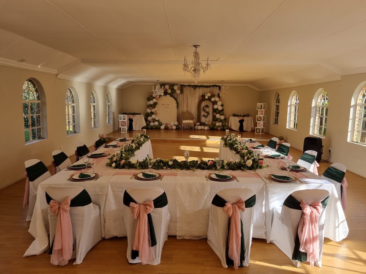 baby shower signage table with teddy bear and burlap table runner